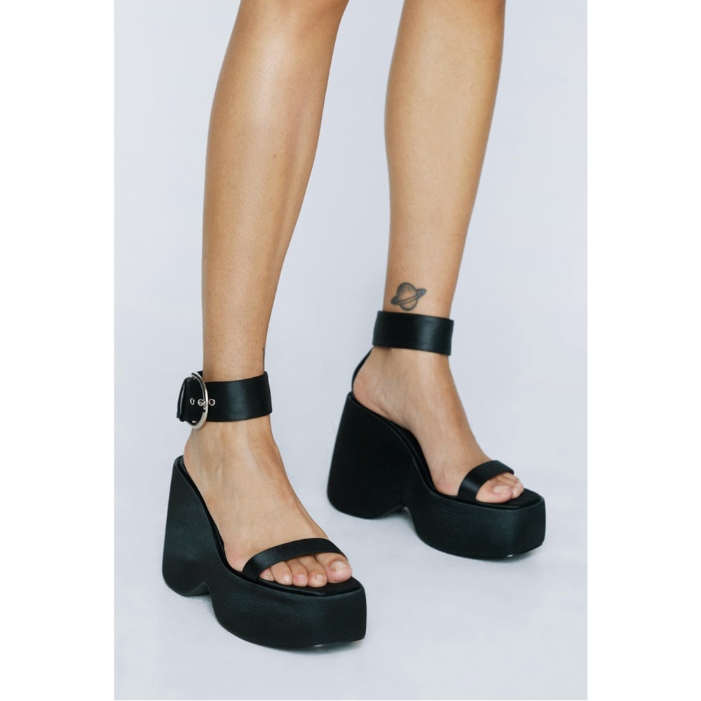 NWT Satin Buckle Detail Wedges